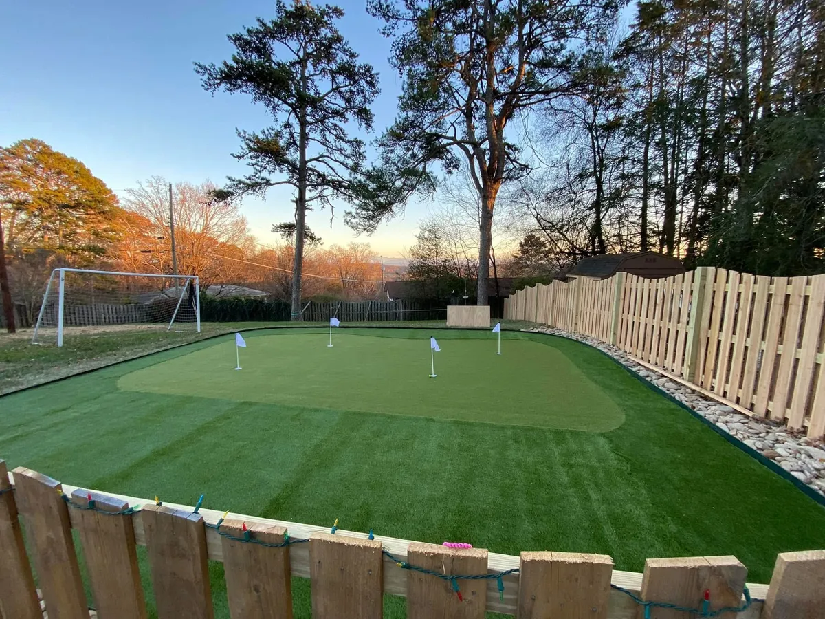 Artificial turf putting green backyard